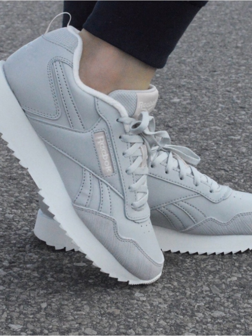 Women’s Reebok Tennis Shoes